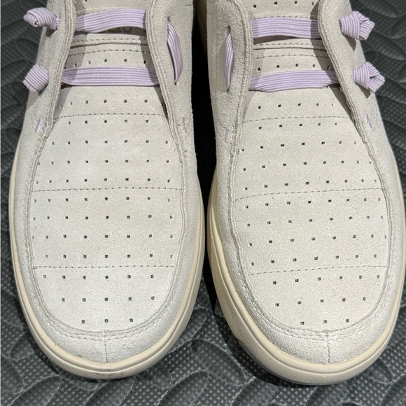 Stio Women's slip on Cream with Lavender Accents sneaker loafer - Picture 3 of 12